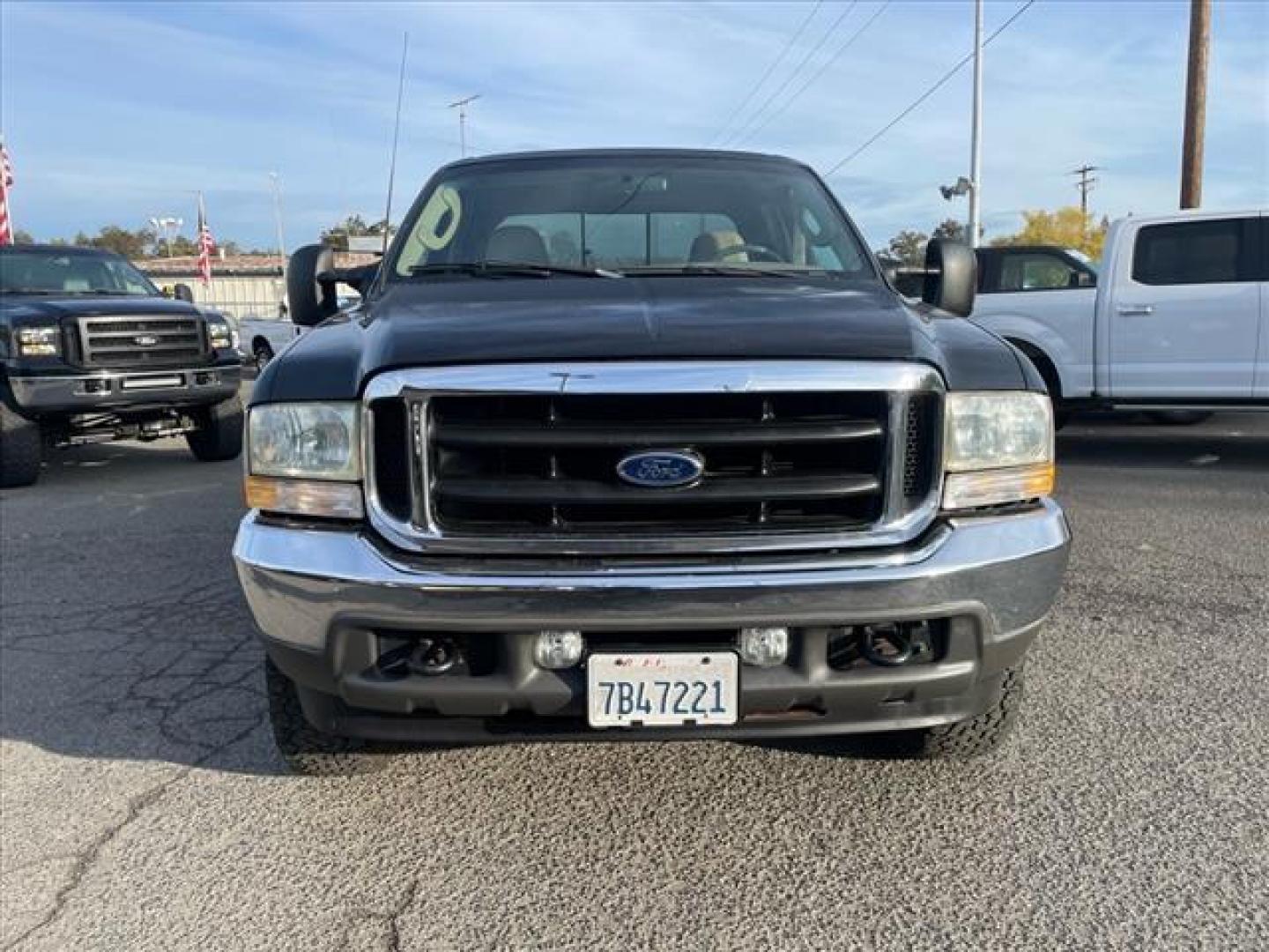 2003 Black/Arizona Beige Metallic Ford F-350 Super Duty Lariat (1FTSW31P13E) with an Power Stroke 6.0L Diesel Turbo V8 325hp 560ft. lbs. Other engine, 5-Speed Automatic transmission, located at 800 Riverside Ave, Roseville, CA, 95678, (916) 773-4549, 38.732265, -121.291039 - DIESEL CREW CAB 4X4 FX4 LARIAT OIL COOLER REPLACED SERVICE RECORDS ON CLEAN CARFAX - Photo#8