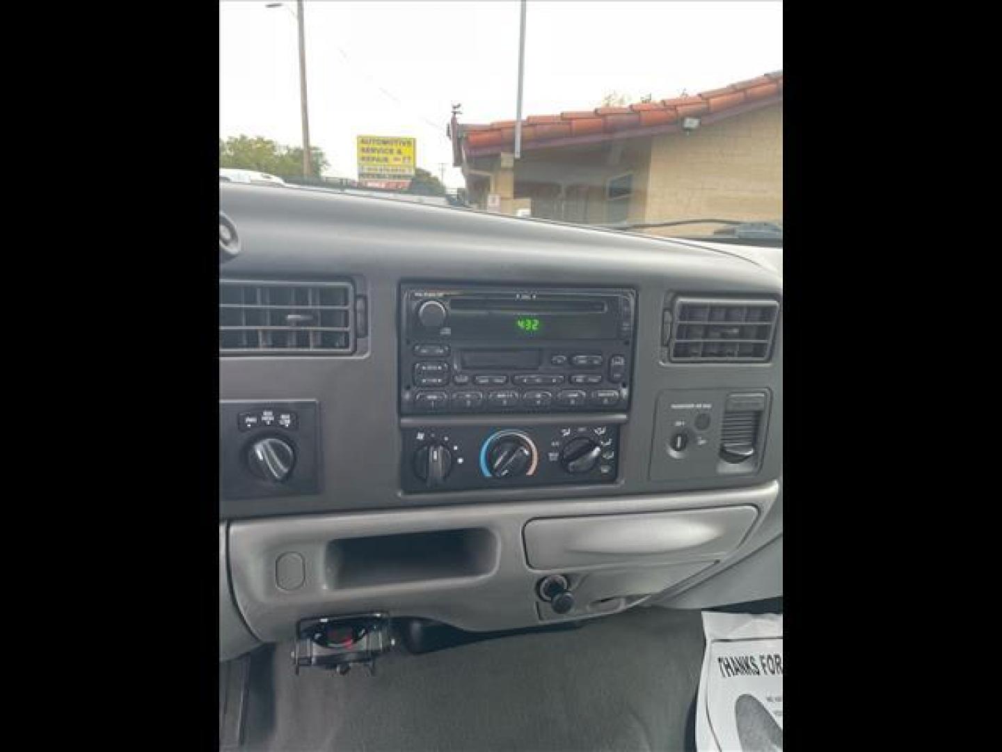 2003 Toreador Red Metallic Ford F-250 Super Duty XLT (1FTNX21P83E) with an Power Stroke 6.0L Diesel Turbo V8 325hp 560ft. lbs. Other engine, 5-Speed Automatic transmission, located at 800 Riverside Ave, Roseville, CA, 95678, (916) 773-4549, 38.732265, -121.291039 - Photo#9