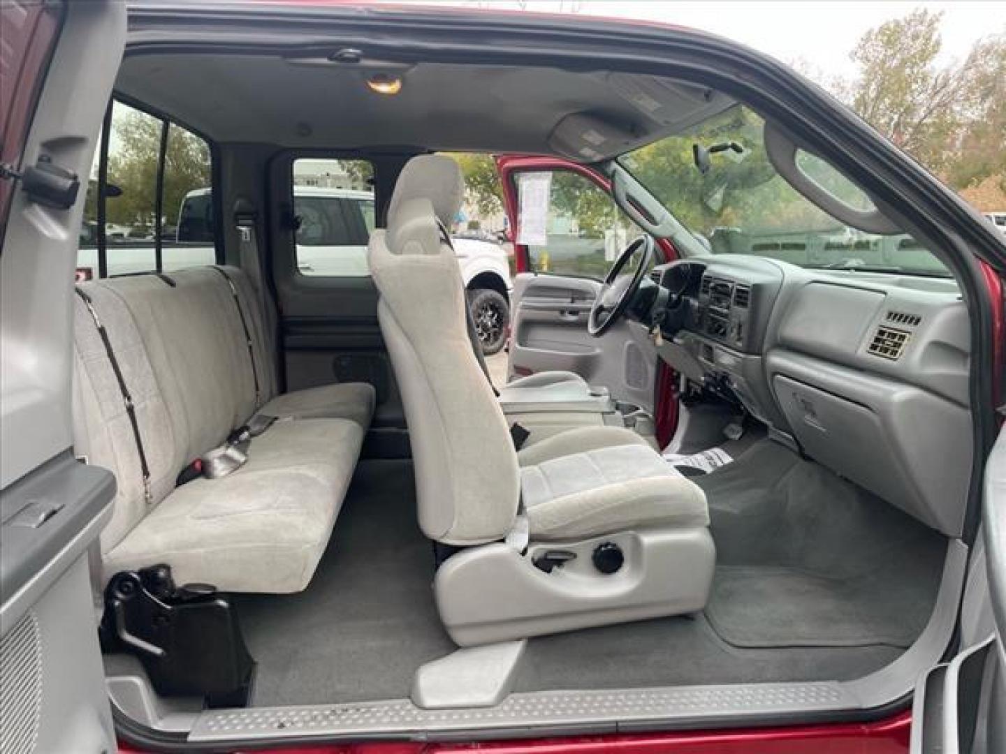 2003 Toreador Red Metallic Ford F-250 Super Duty XLT (1FTNX21P83E) with an Power Stroke 6.0L Diesel Turbo V8 325hp 560ft. lbs. Other engine, 5-Speed Automatic transmission, located at 800 Riverside Ave, Roseville, CA, 95678, (916) 773-4549, 38.732265, -121.291039 - Photo#13