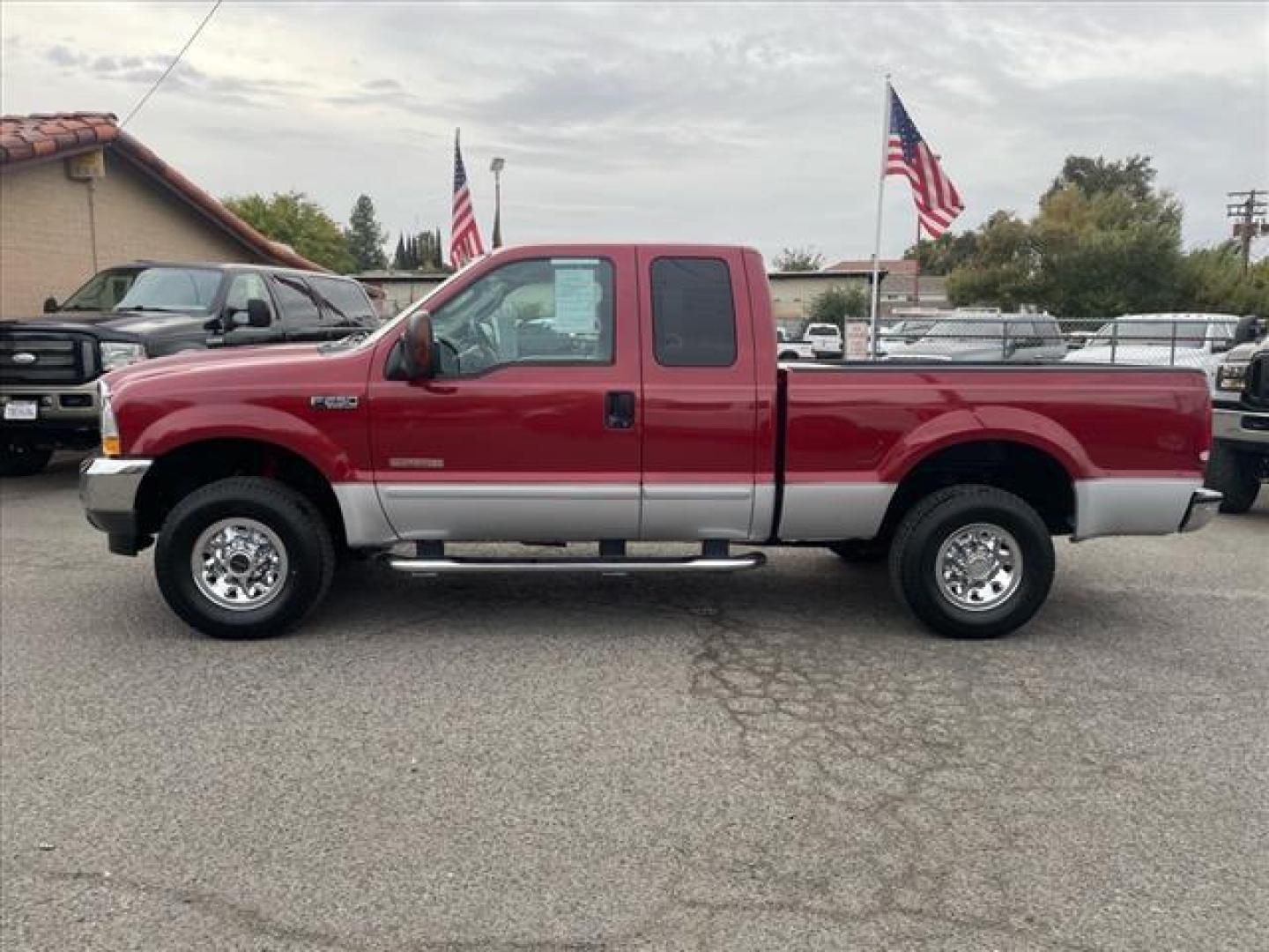 2003 Toreador Red Metallic Ford F-250 Super Duty XLT (1FTNX21P83E) with an Power Stroke 6.0L Diesel Turbo V8 325hp 560ft. lbs. Other engine, 5-Speed Automatic transmission, located at 800 Riverside Ave, Roseville, CA, 95678, (916) 773-4549, 38.732265, -121.291039 - Photo#4