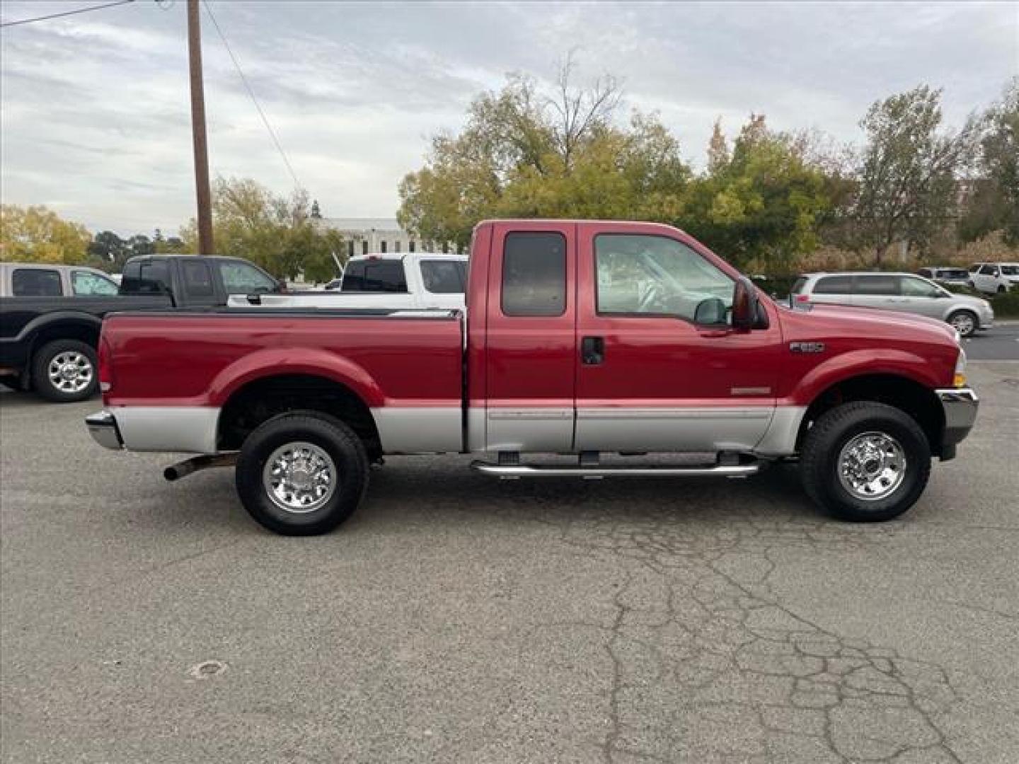 2003 Toreador Red Metallic Ford F-250 Super Duty XLT (1FTNX21P83E) with an Power Stroke 6.0L Diesel Turbo V8 325hp 560ft. lbs. Other engine, 5-Speed Automatic transmission, located at 800 Riverside Ave, Roseville, CA, 95678, (916) 773-4549, 38.732265, -121.291039 - Photo#5