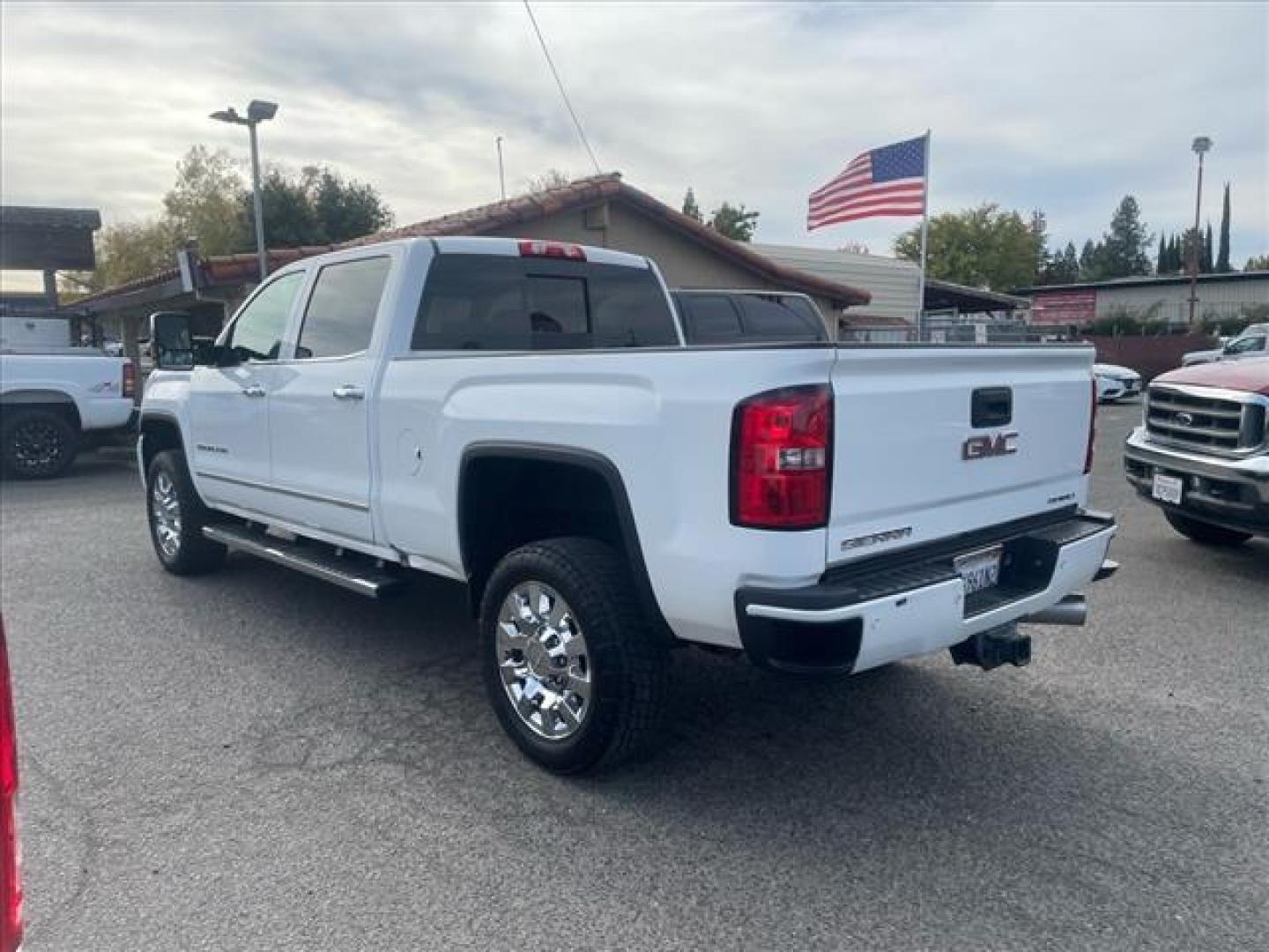 2016 Summit White GMC Sierra 2500HD Denali (1GT12UE86GF) with an 6.6L Duramax 6.6L Diesel Turbo V8 397hp 765ft. lbs. Common Rail Direct Injection engine, Allison 1000 6-Speed Shiftable Automatic transmission, located at 800 Riverside Ave, Roseville, CA, 95678, (916) 773-4549, 38.732265, -121.291039 - Photo#3