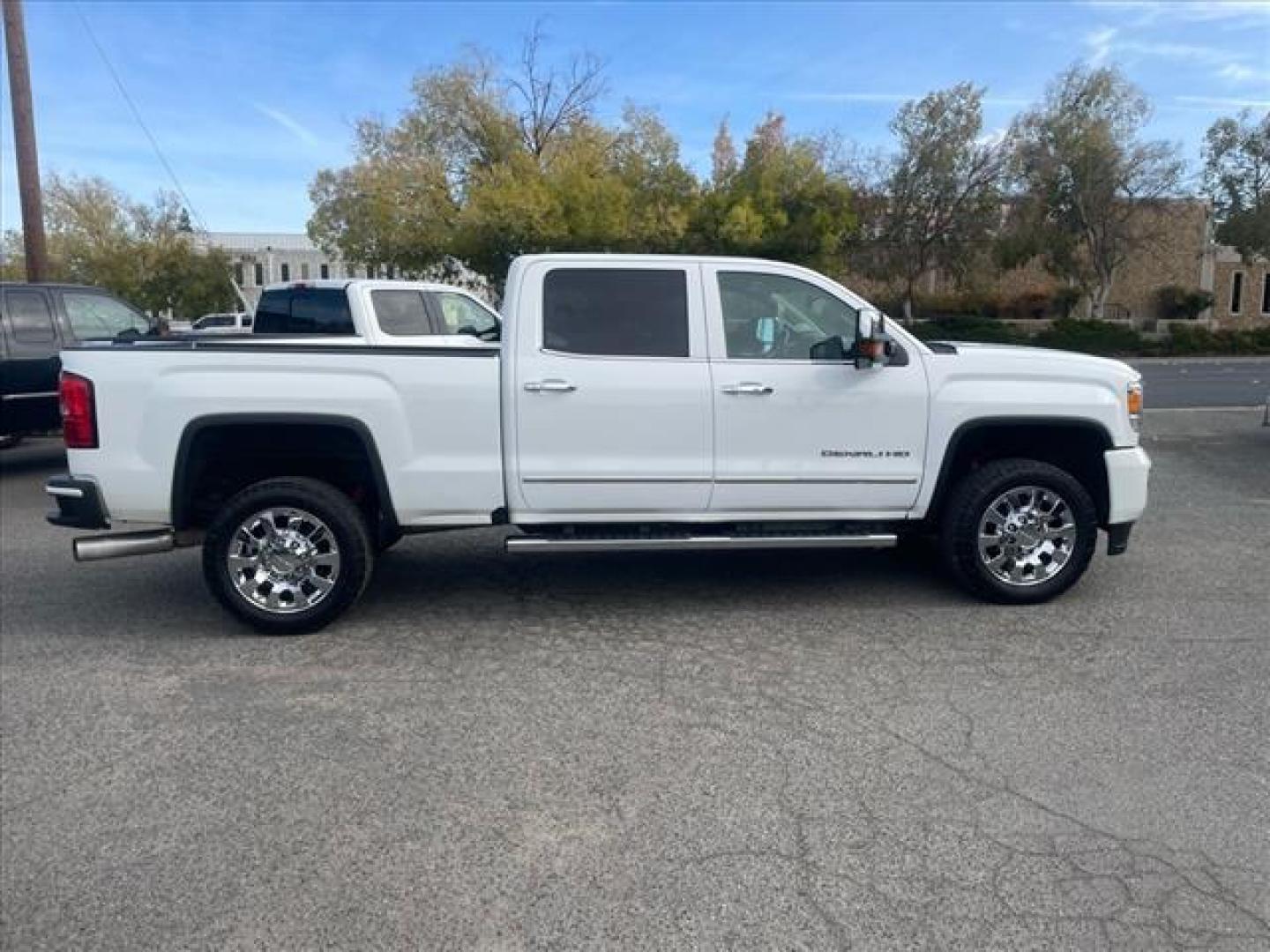 2016 Summit White GMC Sierra 2500HD Denali (1GT12UE86GF) with an 6.6L Duramax 6.6L Diesel Turbo V8 397hp 765ft. lbs. Common Rail Direct Injection engine, Allison 1000 6-Speed Shiftable Automatic transmission, located at 800 Riverside Ave, Roseville, CA, 95678, (916) 773-4549, 38.732265, -121.291039 - Photo#6