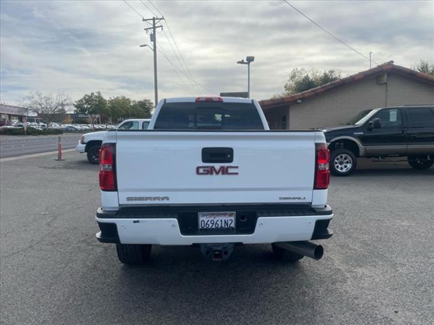 2016 Summit White GMC Sierra 2500HD Denali (1GT12UE86GF) with an 6.6L Duramax 6.6L Diesel Turbo V8 397hp 765ft. lbs. Common Rail Direct Injection engine, Allison 1000 6-Speed Shiftable Automatic transmission, located at 800 Riverside Ave, Roseville, CA, 95678, (916) 773-4549, 38.732265, -121.291039 - Photo#8