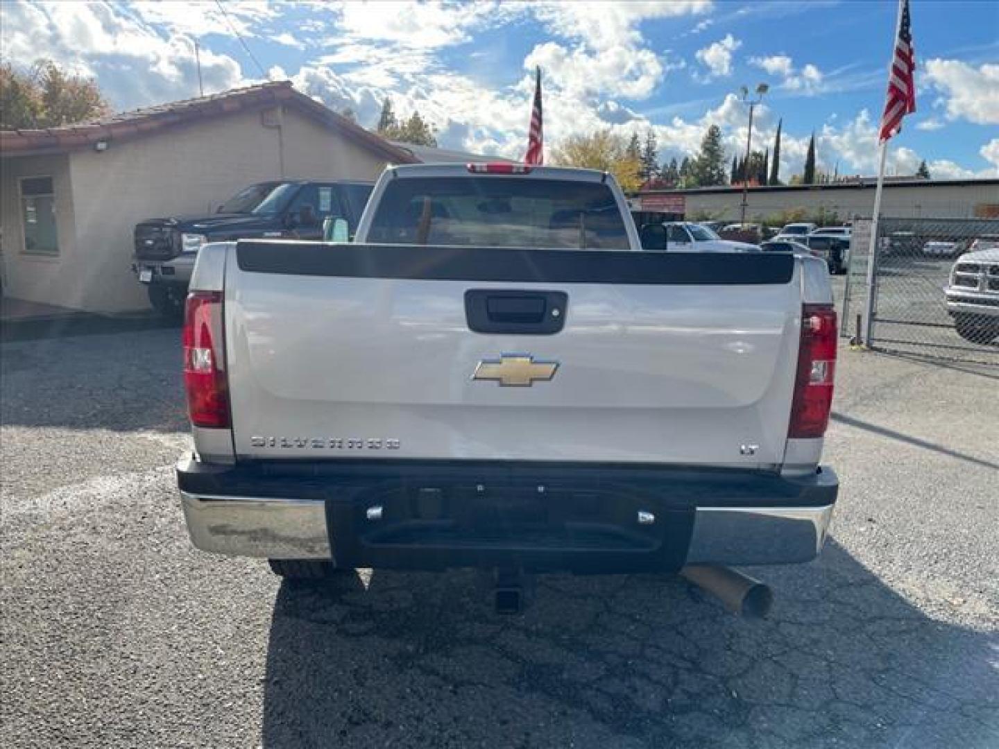 2008 Silver Birch Metallic Chevrolet Silverado 2500HD LT1 (1GCHK24658E) with an 6.6L Duramax 6.6L Diesel Turbo V8 365hp 660ft. lbs. Common Rail Direct Injection engine, Allison 1000 6-Speed Shiftable Automatic transmission, located at 800 Riverside Ave, Roseville, CA, 95678, (916) 773-4549, 38.732265, -121.291039 - Photo#9