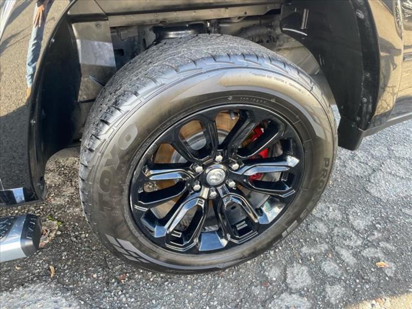 2020 Diamond Black Crystal Pearl Coat RAM 1500 Laramie (1C6SRFJM2LN) with an 3.0L EcoDiesel 3.0L Biodiesel Turbo V6 260hp 480ft. lbs. Common Rail Direct Injection engine, 8-Speed Shiftable Automatic transmission, located at 800 Riverside Ave, Roseville, CA, 95678, (916) 773-4549, 38.732265, -121.291039 - Photo#7