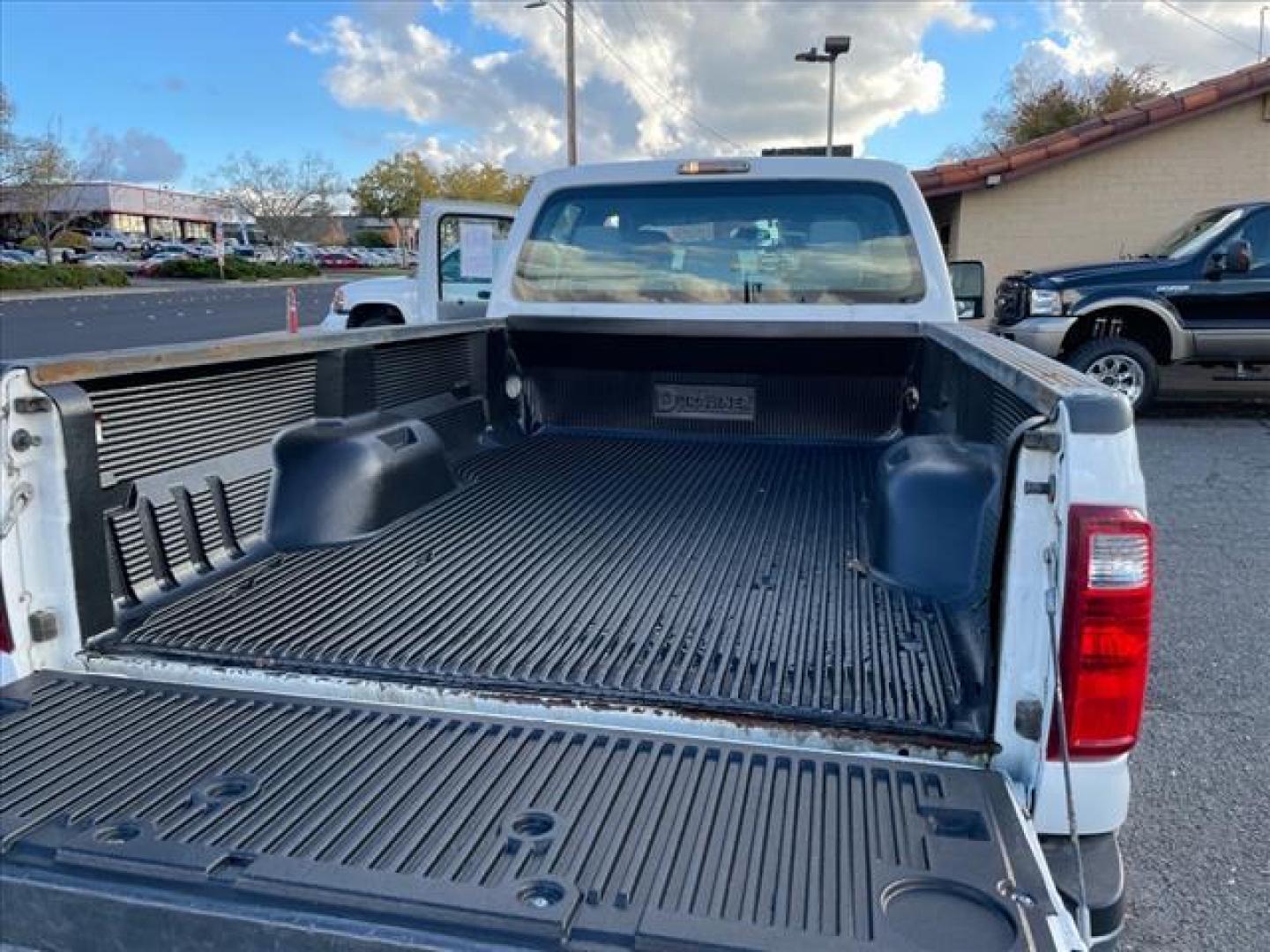 2013 Oxford White Ford F-350 Super Duty XL (1FT8W3BT4DE) with an 6.7L Power Stroke 6.7L Biodiesel Turbo V8 400hp 800ft. lbs. Common Rail Direct Injection engine, 6-Speed Shiftable Automatic transmission, located at 800 Riverside Ave, Roseville, CA, 95678, (916) 773-4549, 38.732265, -121.291039 - Photo#9