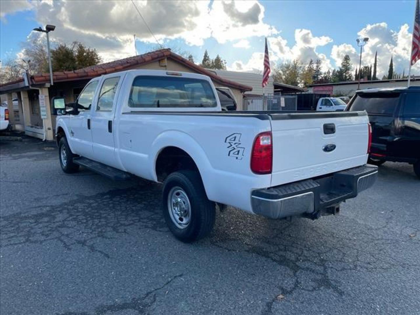 2013 Oxford White Ford F-350 Super Duty XL (1FT8W3BT4DE) with an 6.7L Power Stroke 6.7L Biodiesel Turbo V8 400hp 800ft. lbs. Common Rail Direct Injection engine, 6-Speed Shiftable Automatic transmission, located at 800 Riverside Ave, Roseville, CA, 95678, (916) 773-4549, 38.732265, -121.291039 - Photo#3