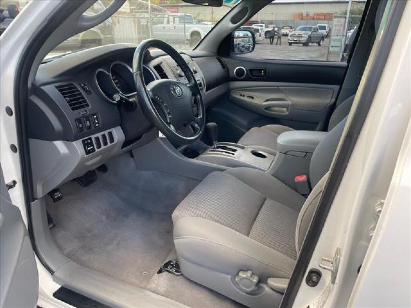 2006 Super White Toyota Tacoma V6 (5TELU42N96Z) with an 4.0L 4.0L NA V6 double overhead cam (DOHC) 24V Other engine, 5-Speed Automatic transmission, located at 800 Riverside Ave, Roseville, CA, 95678, (916) 773-4549, 38.732265, -121.291039 - Photo#10