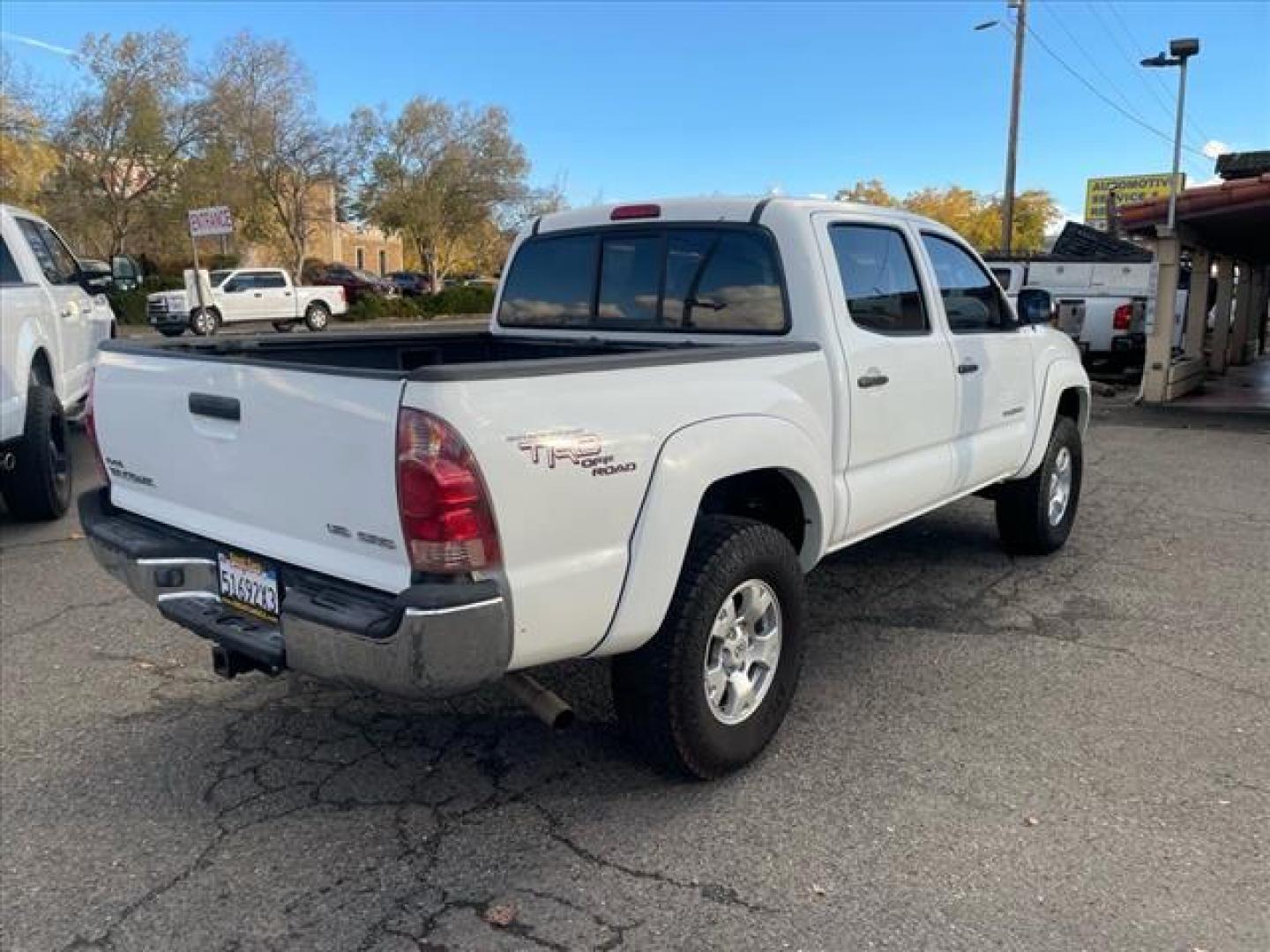 2006 Super White Toyota Tacoma V6 (5TELU42N96Z) with an 4.0L 4.0L NA V6 double overhead cam (DOHC) 24V Other engine, 5-Speed Automatic transmission, located at 800 Riverside Ave, Roseville, CA, 95678, (916) 773-4549, 38.732265, -121.291039 - Photo#3