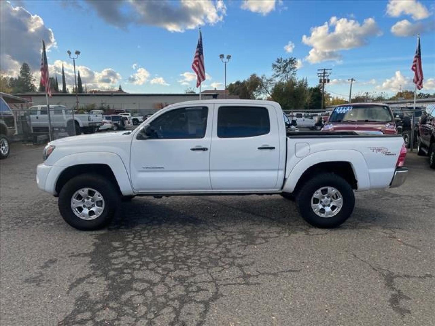 2006 Super White Toyota Tacoma V6 (5TELU42N96Z) with an 4.0L 4.0L NA V6 double overhead cam (DOHC) 24V Other engine, 5-Speed Automatic transmission, located at 800 Riverside Ave, Roseville, CA, 95678, (916) 773-4549, 38.732265, -121.291039 - Photo#4