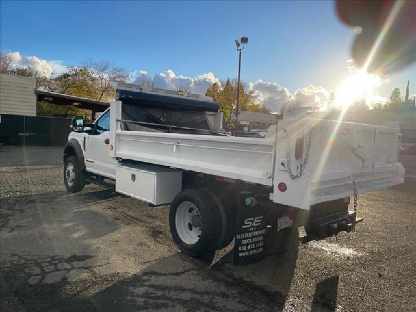 2017 White Ford F-550 XL (1FDUF5GT3HE) with an 6.7L 8 Cylinder Other engine, 6-Speed Automatic transmission, located at 800 Riverside Ave, Roseville, CA, 95678, (916) 773-4549, 38.732265, -121.291039 - DIESEL DUMP BED ONE OWNER CLEAN CARFAX - Photo#2