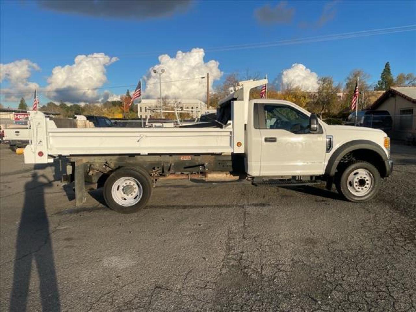 2017 White Ford F-550 XL (1FDUF5GT3HE) with an 6.7L 8 Cylinder Other engine, 6-Speed Automatic transmission, located at 800 Riverside Ave, Roseville, CA, 95678, (916) 773-4549, 38.732265, -121.291039 - DIESEL DUMP BED ONE OWNER CLEAN CARFAX - Photo#5