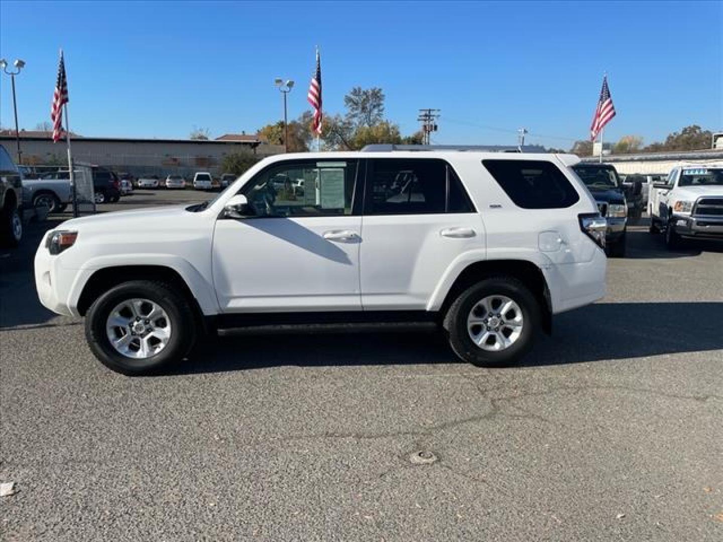 2016 Super White Toyota 4Runner SR5 (JTEBU5JR6G5) with an 4.0L 4.0L V6 270hp 278ft. lbs. Sequential Multiport Fuel Injection engine, 5-Speed Shiftable Automatic transmission, located at 800 Riverside Ave, Roseville, CA, 95678, (916) 773-4549, 38.732265, -121.291039 - 4X4 SR5 ONE OWNER SERVICE RECORDS ON CLEAN CARFAX - Photo#4