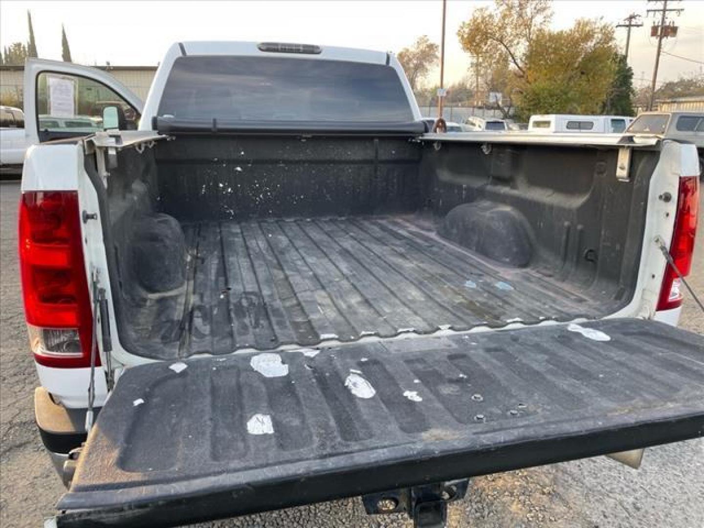 2014 Summit White GMC Sierra 2500HD SLE (1GT120C83EF) with an 6.6L Duramax 6.6L Diesel Turbo V8 397hp 765ft. lbs. Common Rail Direct Injection engine, Allison 1000 6-Speed Shiftable Automatic transmission, located at 800 Riverside Ave, Roseville, CA, 95678, (916) 773-4549, 38.732265, -121.291039 - DURAMAX DIESEL CREW CAB 4X4 SLE LIFTED ALLISON TRANSMISSION SERVICE RECORDS ON CLEAN CARFAX - Photo#9