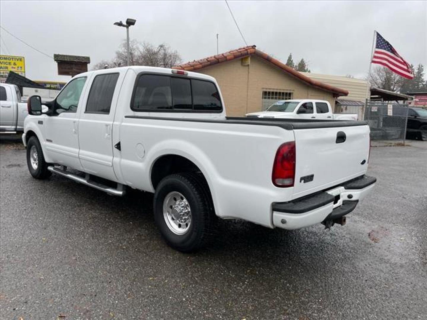 2003 Oxford White Ford F-250 Super Duty XLT (1FTNW20P43E) with an 6.0L Power Stroke 6.0L Diesel Turbo V8 325hp 560ft. lbs. Other engine, 5-Speed Automatic transmission, located at 800 Riverside Ave, Roseville, CA, 95678, (916) 773-4549, 38.732265, -121.291039 - Photo#2