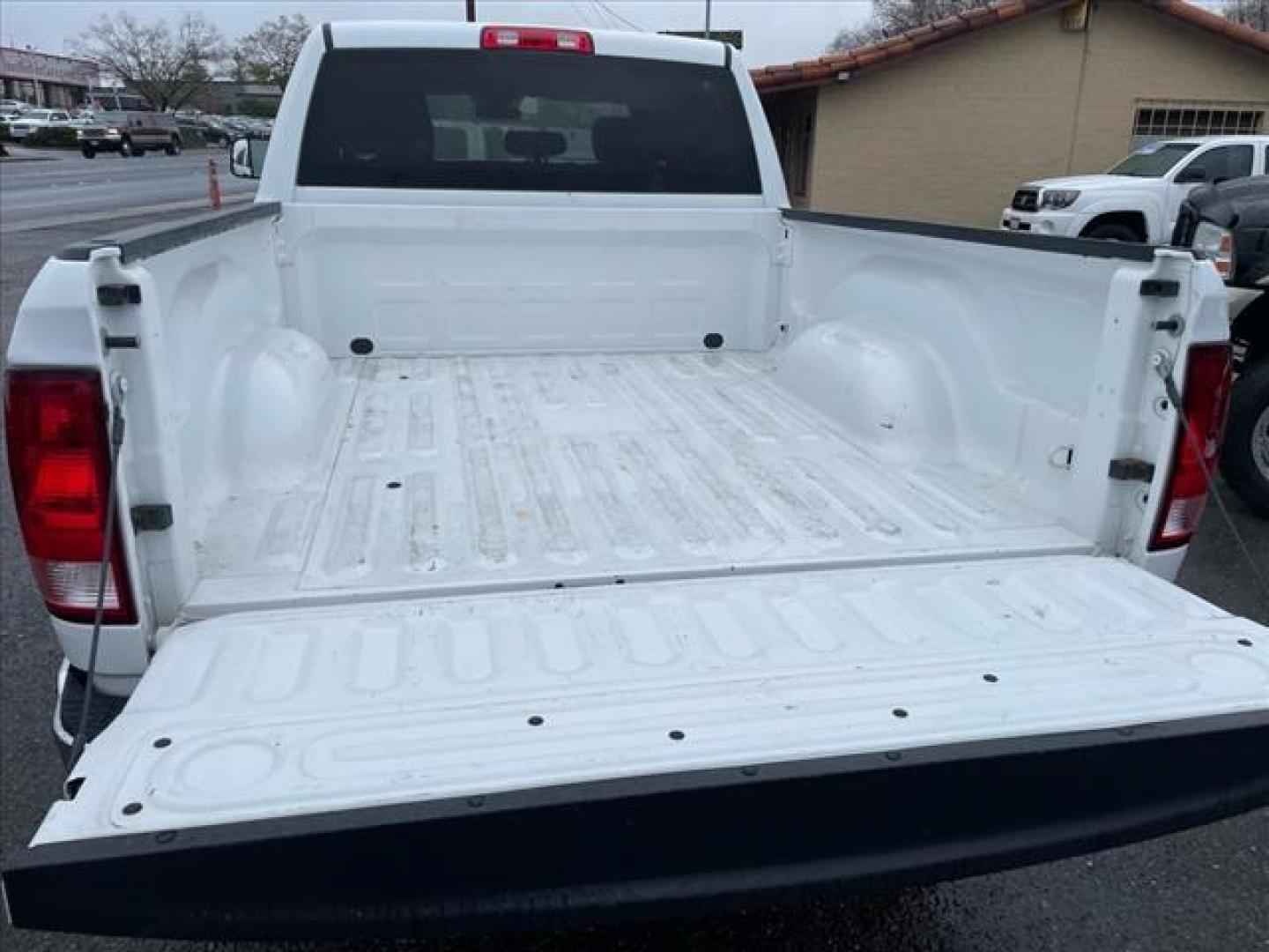 2017 Bright White Clear Coat RAM 2500 Tradesman (3C6UR4CJ9HG) with an 6.4L HEMI 6.4L V8 410hp 429ft. lbs. Sequential Multiport Fuel Injection engine, 6-Speed Shiftable Automatic transmission, located at 800 Riverside Ave, Roseville, CA, 95678, (916) 773-4549, 38.732265, -121.291039 - CREW CAB TRADESMAN 6.4 HEMI V8 ONE OWNER - Photo#9