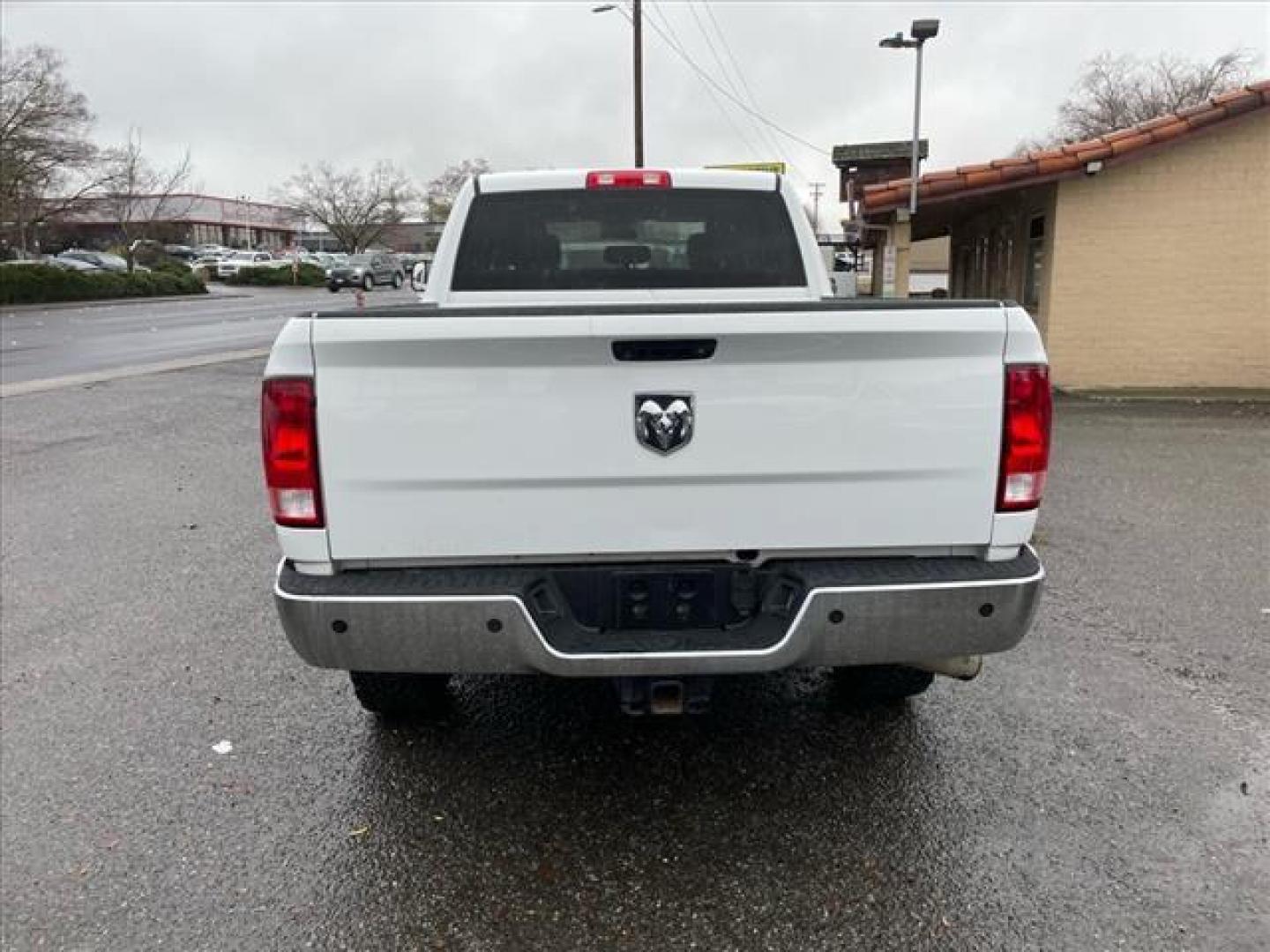 2017 Bright White Clear Coat RAM 2500 Tradesman (3C6UR4CJ9HG) with an 6.4L HEMI 6.4L V8 410hp 429ft. lbs. Sequential Multiport Fuel Injection engine, 6-Speed Shiftable Automatic transmission, located at 800 Riverside Ave, Roseville, CA, 95678, (916) 773-4549, 38.732265, -121.291039 - CREW CAB TRADESMAN 6.4 HEMI V8 ONE OWNER - Photo#8