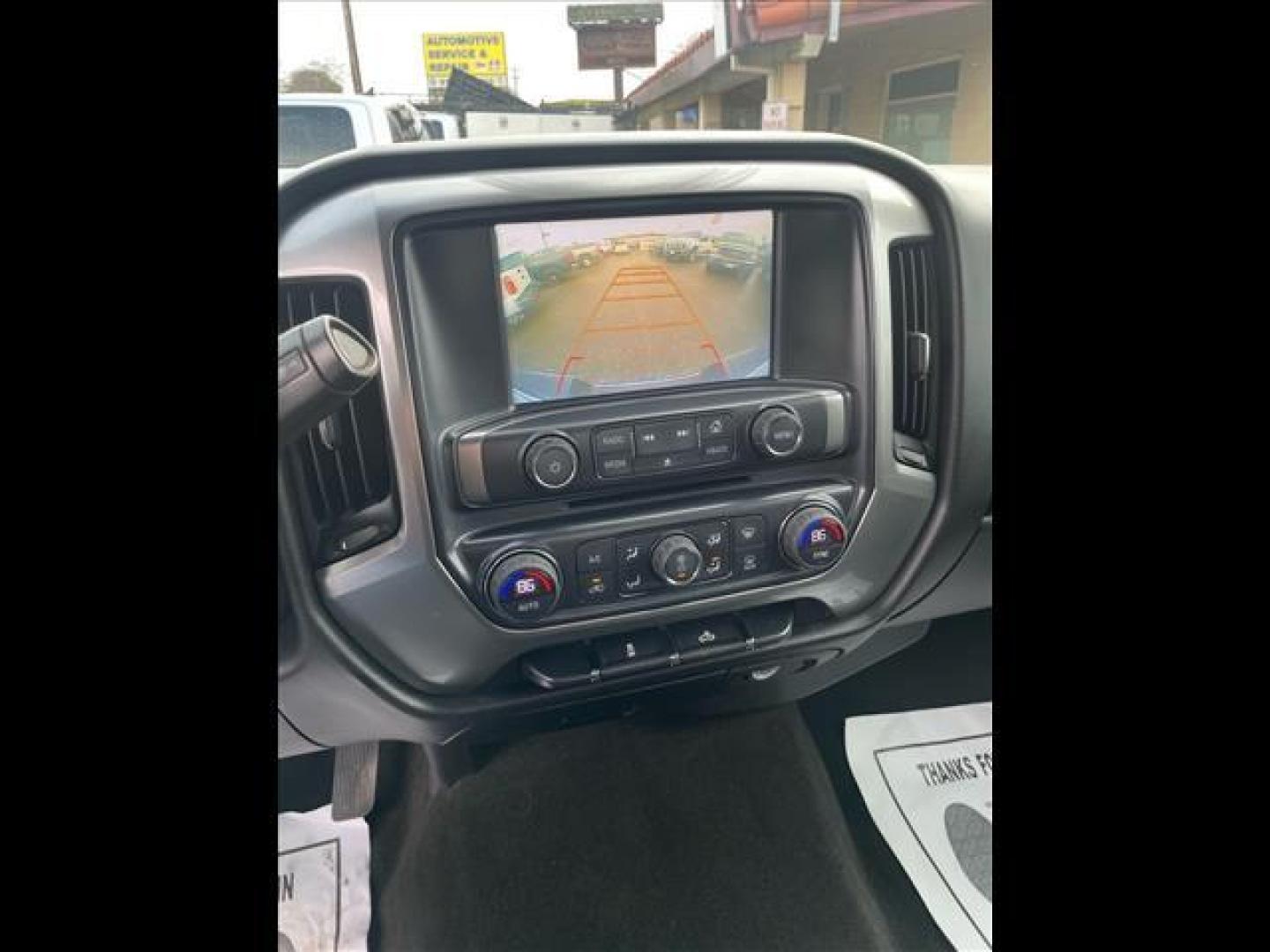 2017 Summit White Chevrolet Silverado 2500HD LT (1GC2KVEG2HZ) with an 6.0L Vortec 6.0L Flex Fuel V8 360hp 380ft. lbs. Sequential Electronic Fuel Injection engine, 6-Speed Shiftable Automatic transmission, located at 800 Riverside Ave, Roseville, CA, 95678, (916) 773-4549, 38.732265, -121.291039 - Photo#10