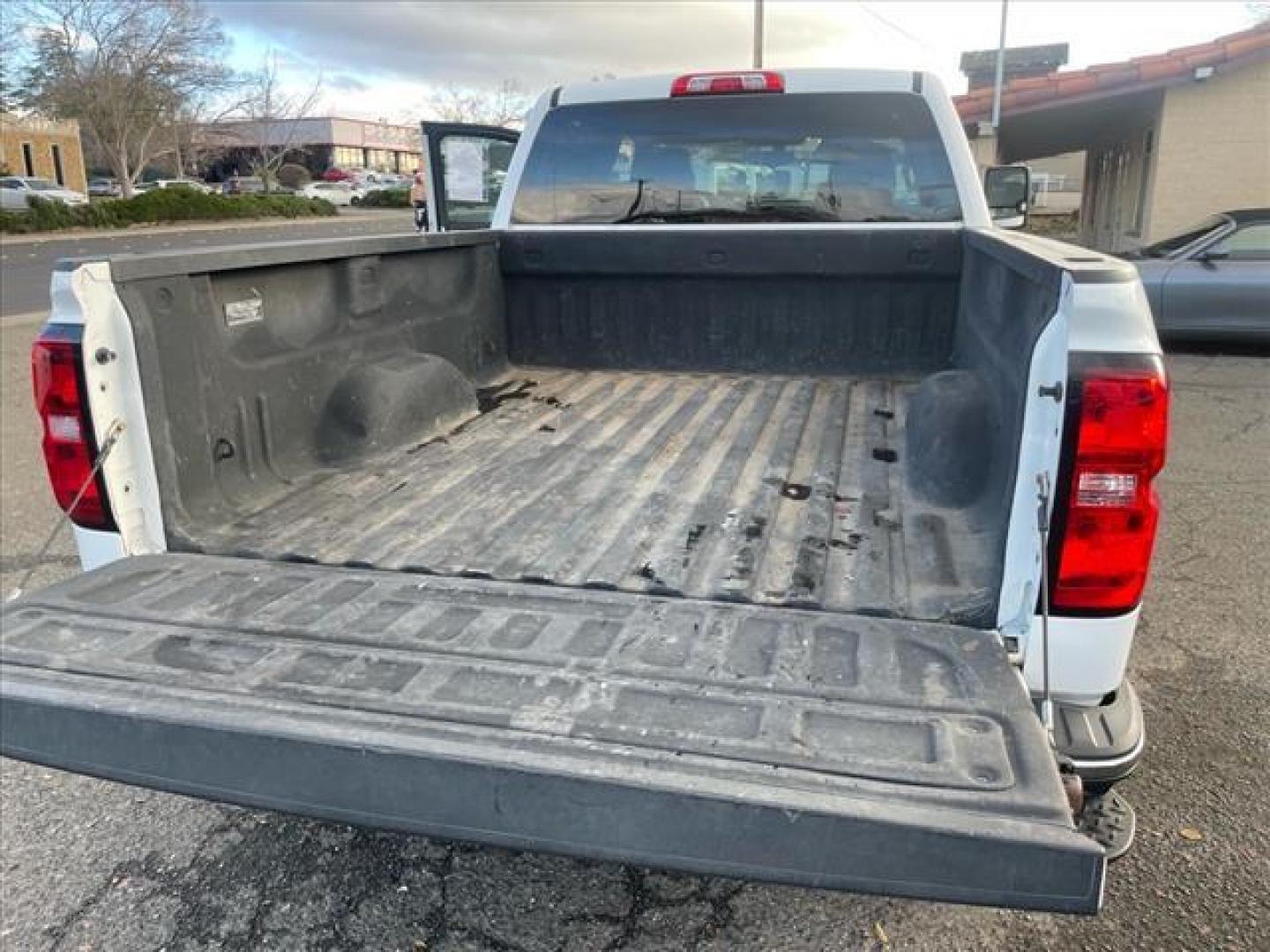 2014 Summit White Chevrolet Silverado 1500 LT (3GCUKREC7EG) with an 5.3L EcoTec3 5.3L Flex Fuel V8 355hp 383ft. lbs. Direct Injection engine, 6-Speed Shiftable Automatic w/Overdrive transmission, located at 800 Riverside Ave, Roseville, CA, 95678, (916) 773-4549, 38.732265, -121.291039 - 4X4 CREW CAB LT 95K MILES - Photo#9