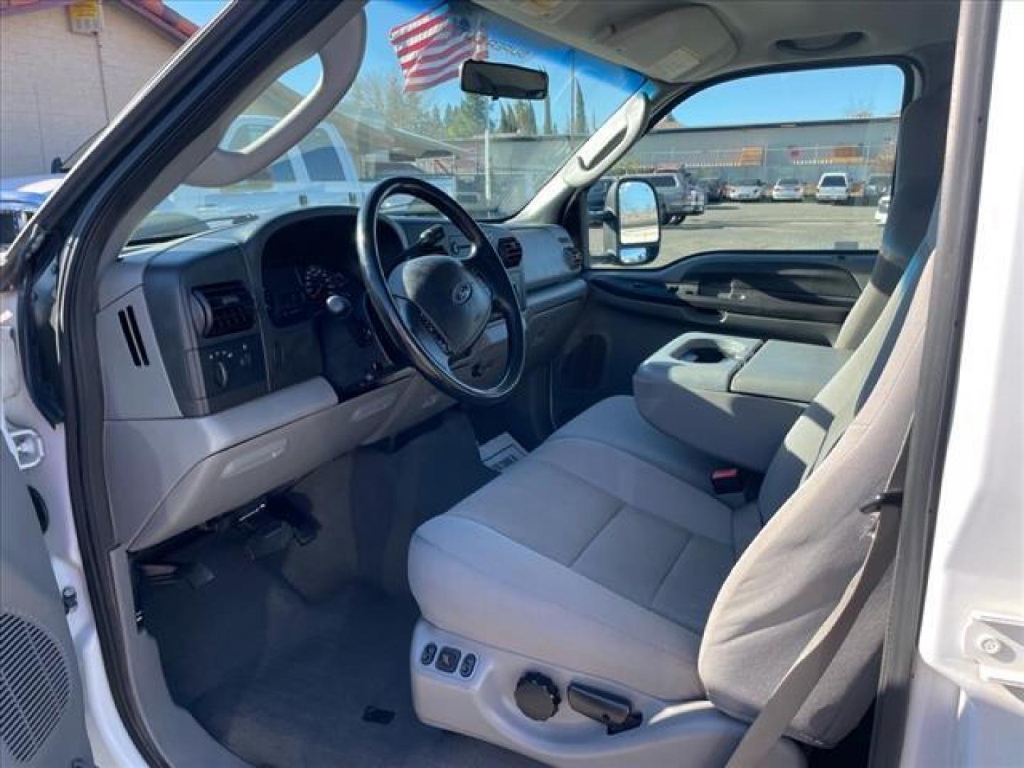 2006 Oxford White Clearcoat Ford F-250 Super Duty XLT (1FTSW21P96E) with an 6.0L Power Stroke 6.0L Diesel Turbo V8 325hp 560ft. lbs. Direct Injection engine, 5-Speed Automatic transmission, located at 800 Riverside Ave, Roseville, CA, 95678, (916) 773-4549, 38.732265, -121.291039 - DIESEL CREW CAB 4X4 FX4 XLT HEADSTUDS BULLET PROOF EGR COOLER CLEAN CARFAX - Photo#11