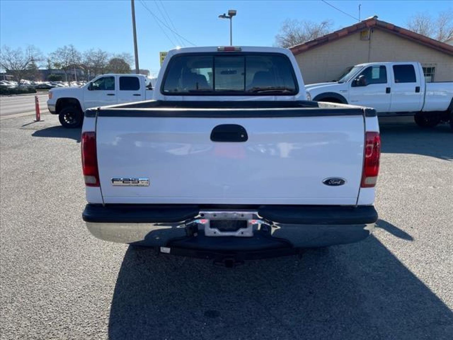 2006 Oxford White Clearcoat Ford F-250 Super Duty XLT (1FTSW21P96E) with an 6.0L Power Stroke 6.0L Diesel Turbo V8 325hp 560ft. lbs. Direct Injection engine, 5-Speed Automatic transmission, located at 800 Riverside Ave, Roseville, CA, 95678, (916) 773-4549, 38.732265, -121.291039 - DIESEL CREW CAB 4X4 FX4 XLT HEADSTUDS BULLET PROOF EGR COOLER CLEAN CARFAX - Photo#8