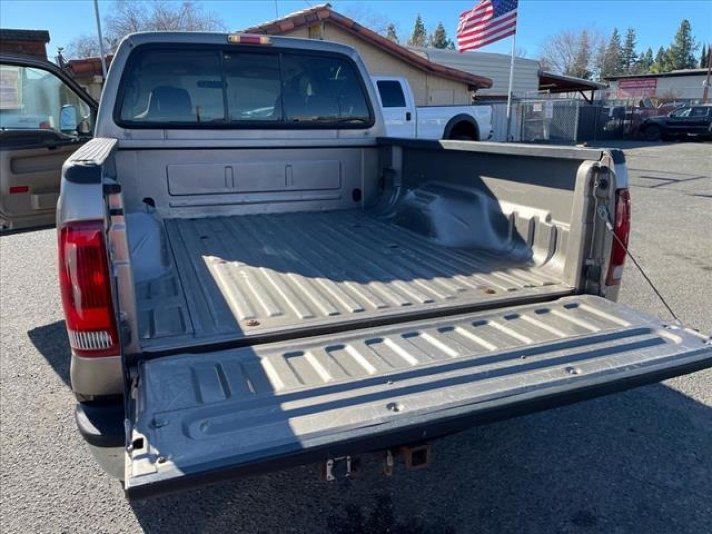 2004 Arizona Beige Clearcoat Metallic Ford F-250 Super Duty XLT (1FTNW21P04E) with an Power Stroke 6.0L Diesel Turbo V8 325hp 560ft. lbs. Other engine, 5-Speed Automatic transmission, located at 800 Riverside Ave, Roseville, CA, 95678, (916) 773-4549, 38.732265, -121.291039 - DIESEL CREW CAB 4X4 XLT LOW MILES SERVICE RECORDS - Photo#10