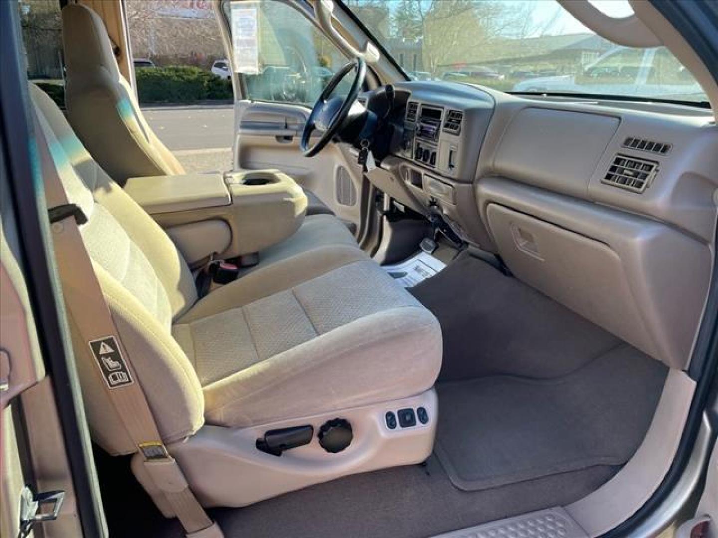 2004 Arizona Beige Clearcoat Metallic Ford F-250 Super Duty XLT (1FTNW21P04E) with an Power Stroke 6.0L Diesel Turbo V8 325hp 560ft. lbs. Other engine, 5-Speed Automatic transmission, located at 800 Riverside Ave, Roseville, CA, 95678, (916) 773-4549, 38.732265, -121.291039 - DIESEL CREW CAB 4X4 XLT LOW MILES SERVICE RECORDS - Photo#13