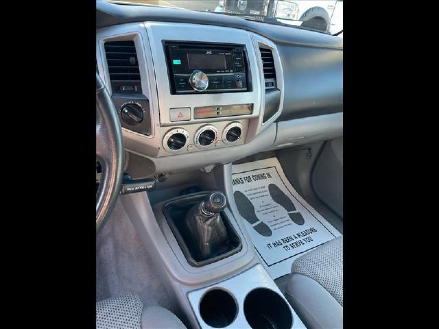 2008 Black Sand Pearl Toyota Tacoma V6 (5TELU42N88Z) with an 4.0L 4.0L V6 236hp 266ft. lbs. Sequential Electronic Fuel Injection engine, 6-Speed Manual transmission, located at 800 Riverside Ave, Roseville, CA, 95678, (916) 773-4549, 38.732265, -121.291039 - 4X4 DOUBLE CAB - Photo#10