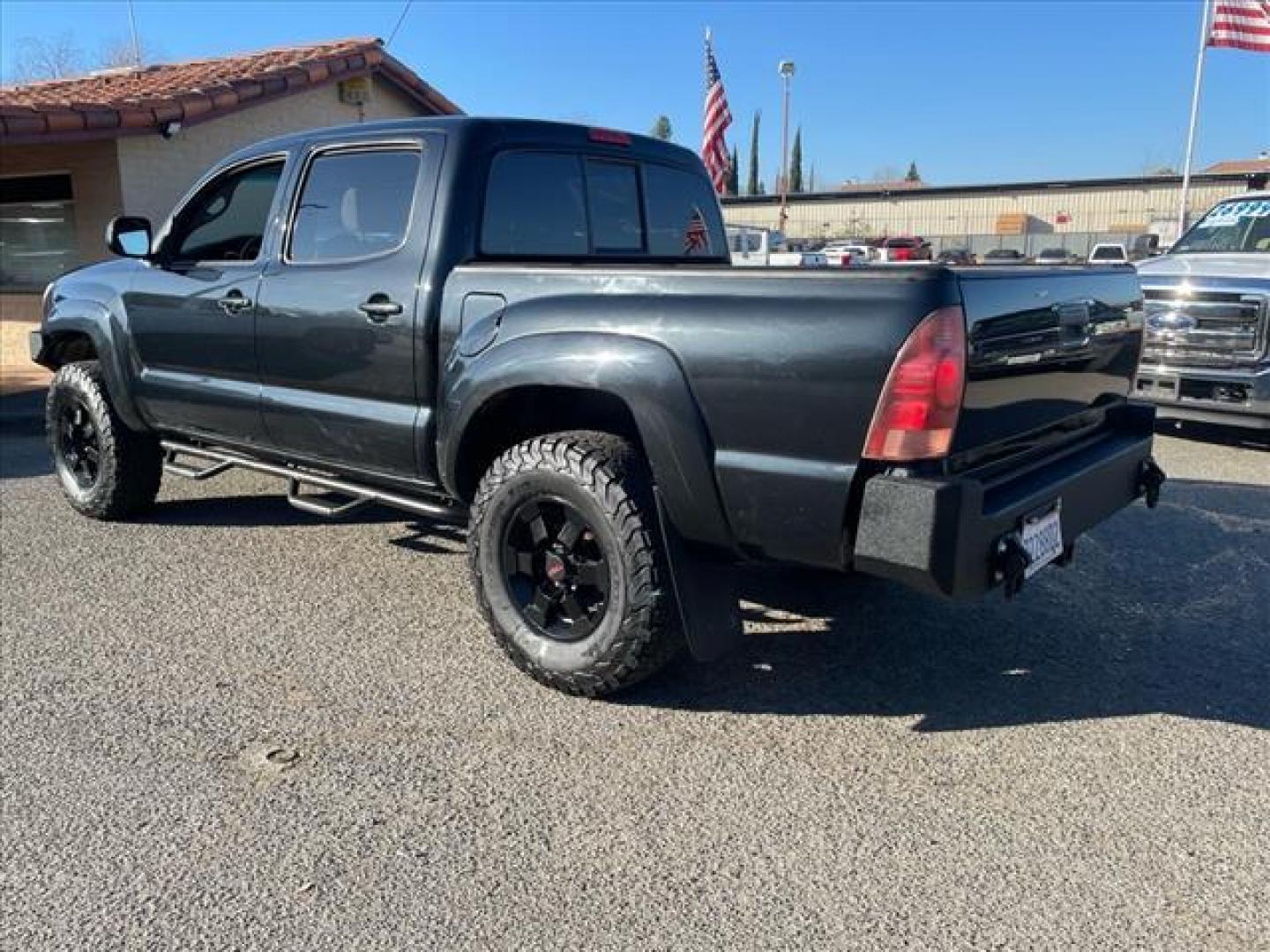 2008 Black Sand Pearl Toyota Tacoma V6 (5TELU42N88Z) with an 4.0L 4.0L V6 236hp 266ft. lbs. Sequential Electronic Fuel Injection engine, 6-Speed Manual transmission, located at 800 Riverside Ave, Roseville, CA, 95678, (916) 773-4549, 38.732265, -121.291039 - 4X4 DOUBLE CAB - Photo#2