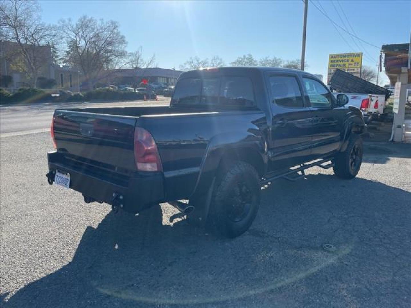 2008 Black Sand Pearl Toyota Tacoma V6 (5TELU42N88Z) with an 4.0L 4.0L V6 236hp 266ft. lbs. Sequential Electronic Fuel Injection engine, 6-Speed Manual transmission, located at 800 Riverside Ave, Roseville, CA, 95678, (916) 773-4549, 38.732265, -121.291039 - 4X4 DOUBLE CAB - Photo#3