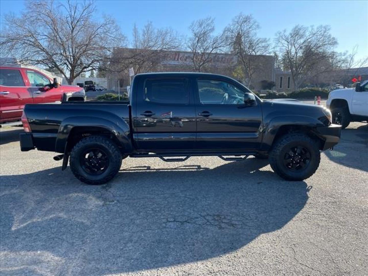 2008 Black Sand Pearl Toyota Tacoma V6 (5TELU42N88Z) with an 4.0L 4.0L V6 236hp 266ft. lbs. Sequential Electronic Fuel Injection engine, 6-Speed Manual transmission, located at 800 Riverside Ave, Roseville, CA, 95678, (916) 773-4549, 38.732265, -121.291039 - 4X4 DOUBLE CAB - Photo#5