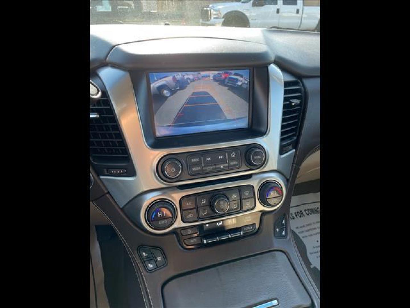 2015 White Diamond Tricoat Chevrolet Suburban LTZ (1GNSKKKC0FR) with an 5.3L EcoTec3 5.3L Flex Fuel V8 355hp 383ft. lbs. Direct Injection engine, 6-Speed Shiftable Automatic w/Overdrive transmission, located at 800 Riverside Ave, Roseville, CA, 95678, (916) 773-4549, 38.732265, -121.291039 - 4X4 LTZ DVD CLEAN CARFAX - Photo#9