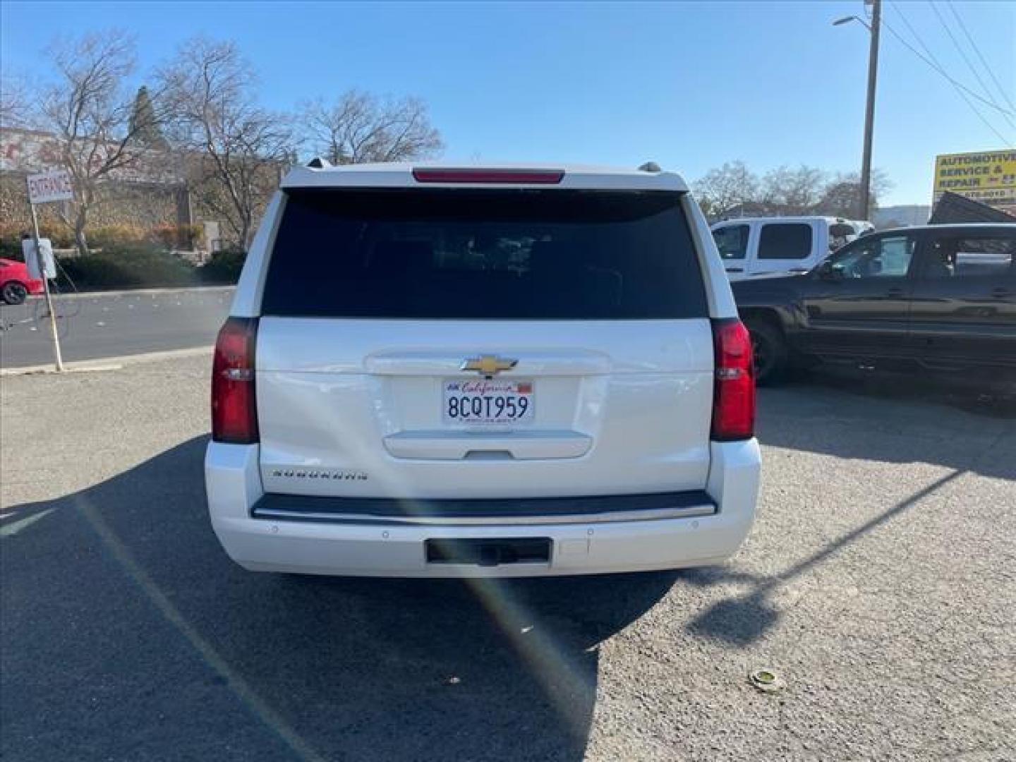 2015 White Diamond Tricoat Chevrolet Suburban LTZ (1GNSKKKC0FR) with an 5.3L EcoTec3 5.3L Flex Fuel V8 355hp 383ft. lbs. Direct Injection engine, 6-Speed Shiftable Automatic w/Overdrive transmission, located at 800 Riverside Ave, Roseville, CA, 95678, (916) 773-4549, 38.732265, -121.291039 - 4X4 LTZ DVD CLEAN CARFAX - Photo#7