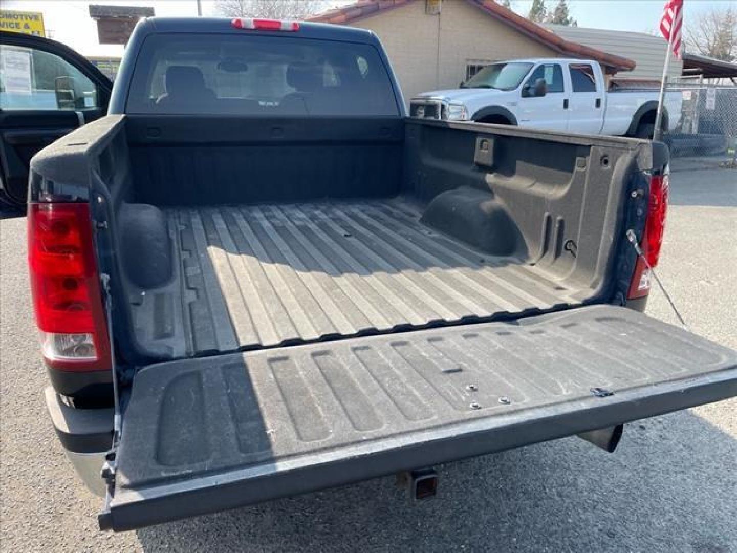 2008 Deep Blue Metallic GMC Sierra 2500HD SLE1 (1GTHK23628F) with an 6.6L Duramax 6.6L Diesel Turbo V8 365hp 660ft. lbs. Common Rail Direct Injection engine, Allison 1000 6-Speed Shiftable Automatic transmission, located at 800 Riverside Ave, Roseville, CA, 95678, (916) 773-4549, 38.732265, -121.291039 - DURAMAX DIESEL CREW CAB 4X4 SLE ALLISON TRANSMISSION CLEAN CARFAX - Photo#10