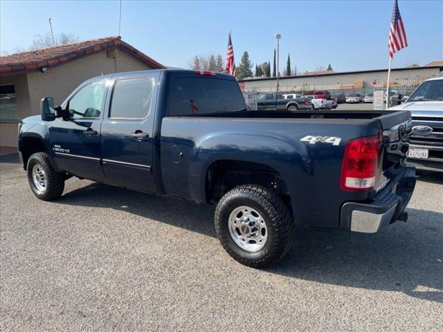 2008 Deep Blue Metallic GMC Sierra 2500HD SLE1 (1GTHK23628F) with an 6.6L Duramax 6.6L Diesel Turbo V8 365hp 660ft. lbs. Common Rail Direct Injection engine, Allison 1000 6-Speed Shiftable Automatic transmission, located at 800 Riverside Ave, Roseville, CA, 95678, (916) 773-4549, 38.732265, -121.291039 - DURAMAX DIESEL CREW CAB 4X4 SLE ALLISON TRANSMISSION CLEAN CARFAX - Photo#3