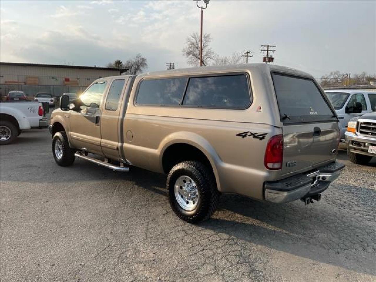 2002 Arizona Beige Clearcoat Metallic Ford F-250 Super Duty XLT (1FTNX21S82E) with an Triton 6.8L V10 310hp 425ft. lbs. Other engine, 4-Speed Automatic transmission, located at 800 Riverside Ave, Roseville, CA, 95678, (916) 773-4549, 38.732265, -121.291039 - Photo#2