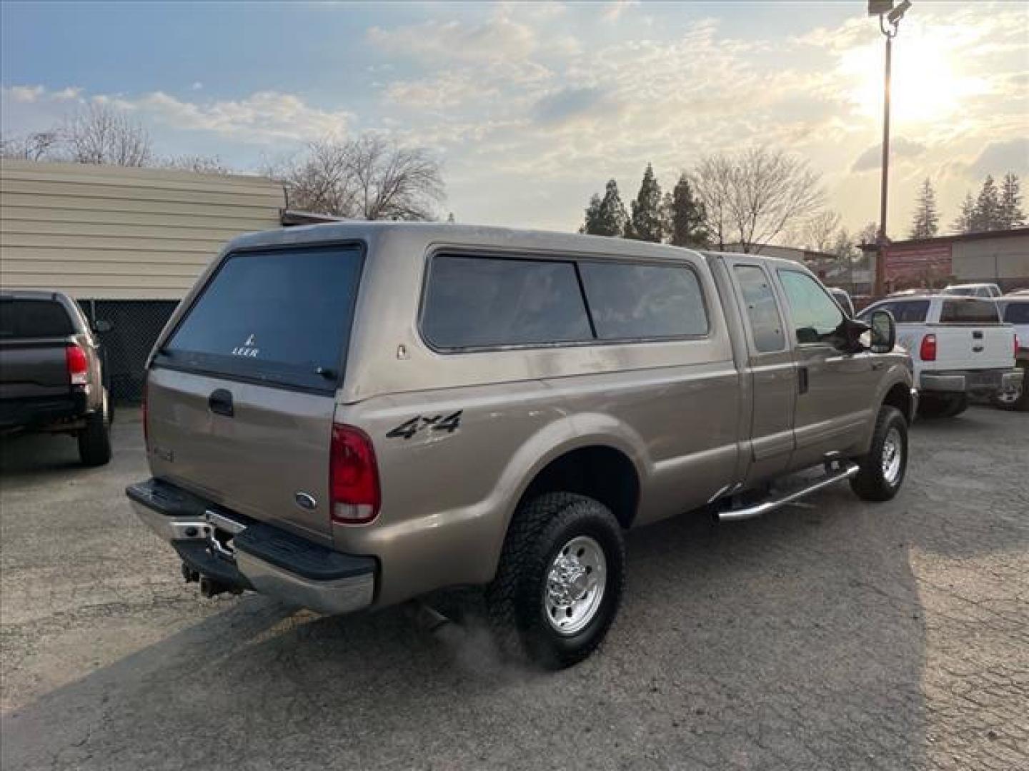 2002 Arizona Beige Clearcoat Metallic Ford F-250 Super Duty XLT (1FTNX21S82E) with an Triton 6.8L V10 310hp 425ft. lbs. Other engine, 4-Speed Automatic transmission, located at 800 Riverside Ave, Roseville, CA, 95678, (916) 773-4549, 38.732265, -121.291039 - Photo#3