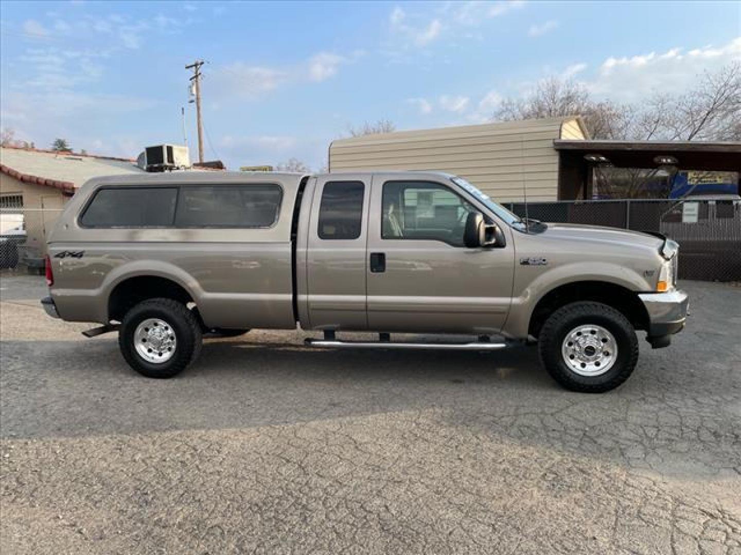 2002 Arizona Beige Clearcoat Metallic Ford F-250 Super Duty XLT (1FTNX21S82E) with an Triton 6.8L V10 310hp 425ft. lbs. Other engine, 4-Speed Automatic transmission, located at 800 Riverside Ave, Roseville, CA, 95678, (916) 773-4549, 38.732265, -121.291039 - Photo#5