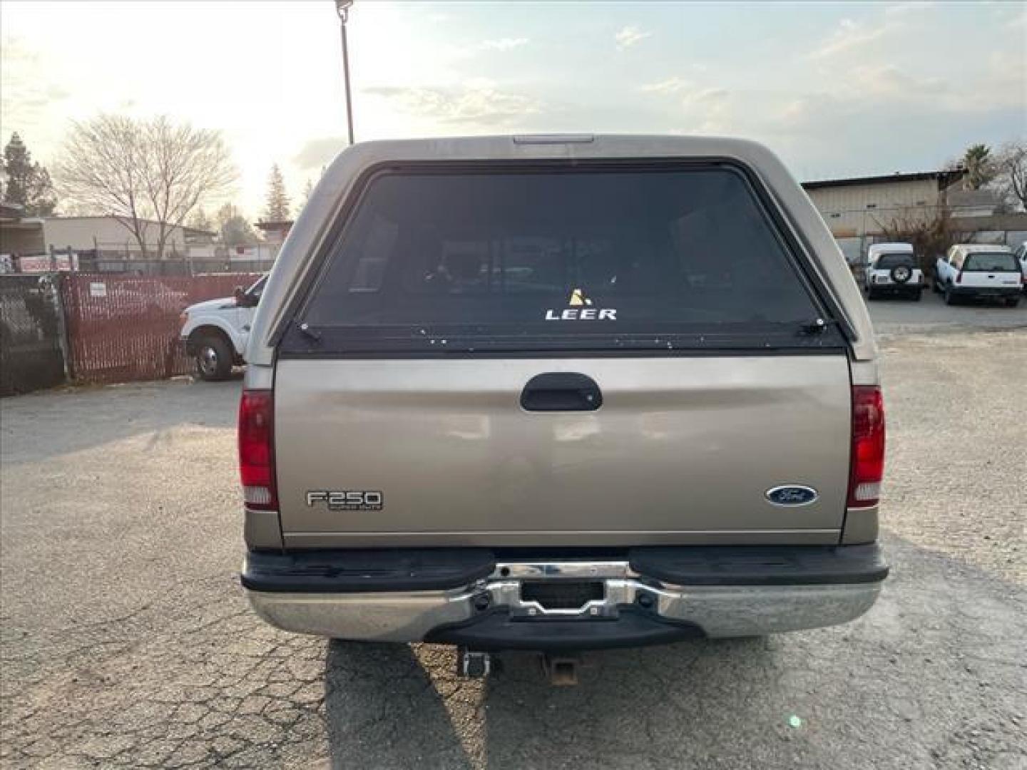 2002 Arizona Beige Clearcoat Metallic Ford F-250 Super Duty XLT (1FTNX21S82E) with an Triton 6.8L V10 310hp 425ft. lbs. Other engine, 4-Speed Automatic transmission, located at 800 Riverside Ave, Roseville, CA, 95678, (916) 773-4549, 38.732265, -121.291039 - Photo#8