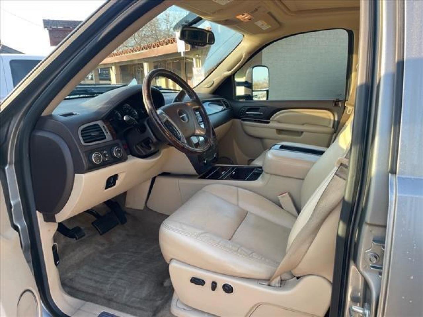 2014 Steel Gray Metallic GMC Sierra 2500HD Denali (1GT125E88EF) with an 6.6L Duramax 6.6L Diesel Turbo V8 397hp 765ft. lbs. Common Rail Direct Injection engine, Allison 1000 6-Speed Shiftable Automatic transmission, located at 800 Riverside Ave, Roseville, CA, 95678, (916) 773-4549, 38.732265, -121.291039 - Photo#16