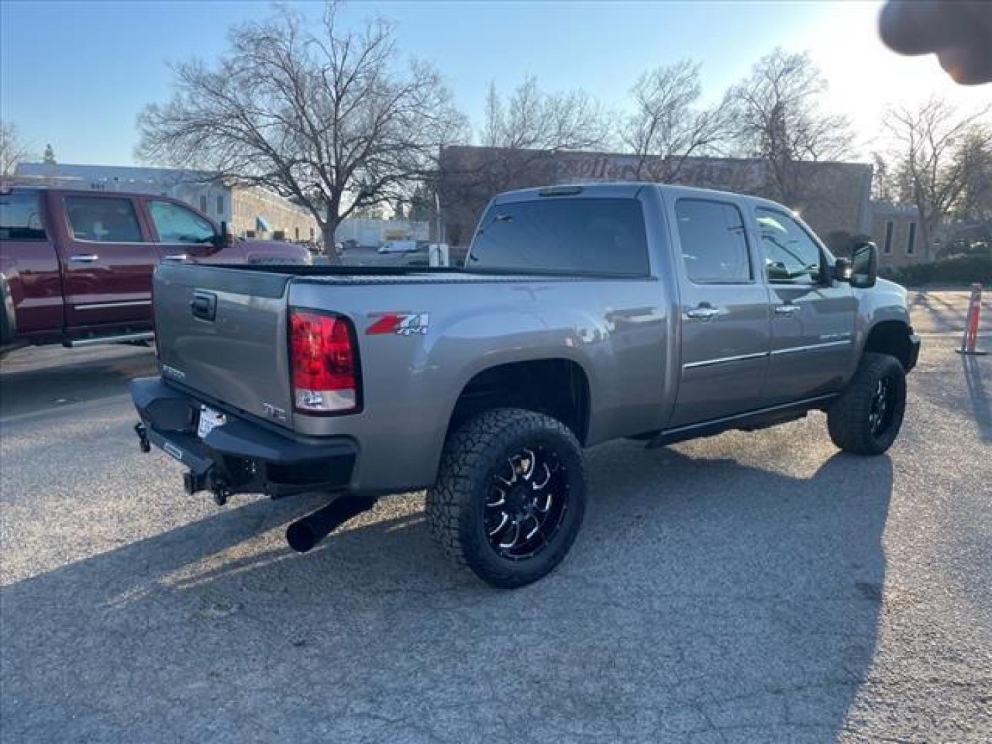 2014 Steel Gray Metallic GMC Sierra 2500HD Denali (1GT125E88EF) with an 6.6L Duramax 6.6L Diesel Turbo V8 397hp 765ft. lbs. Common Rail Direct Injection engine, Allison 1000 6-Speed Shiftable Automatic transmission, located at 800 Riverside Ave, Roseville, CA, 95678, (916) 773-4549, 38.732265, -121.291039 - Photo#5