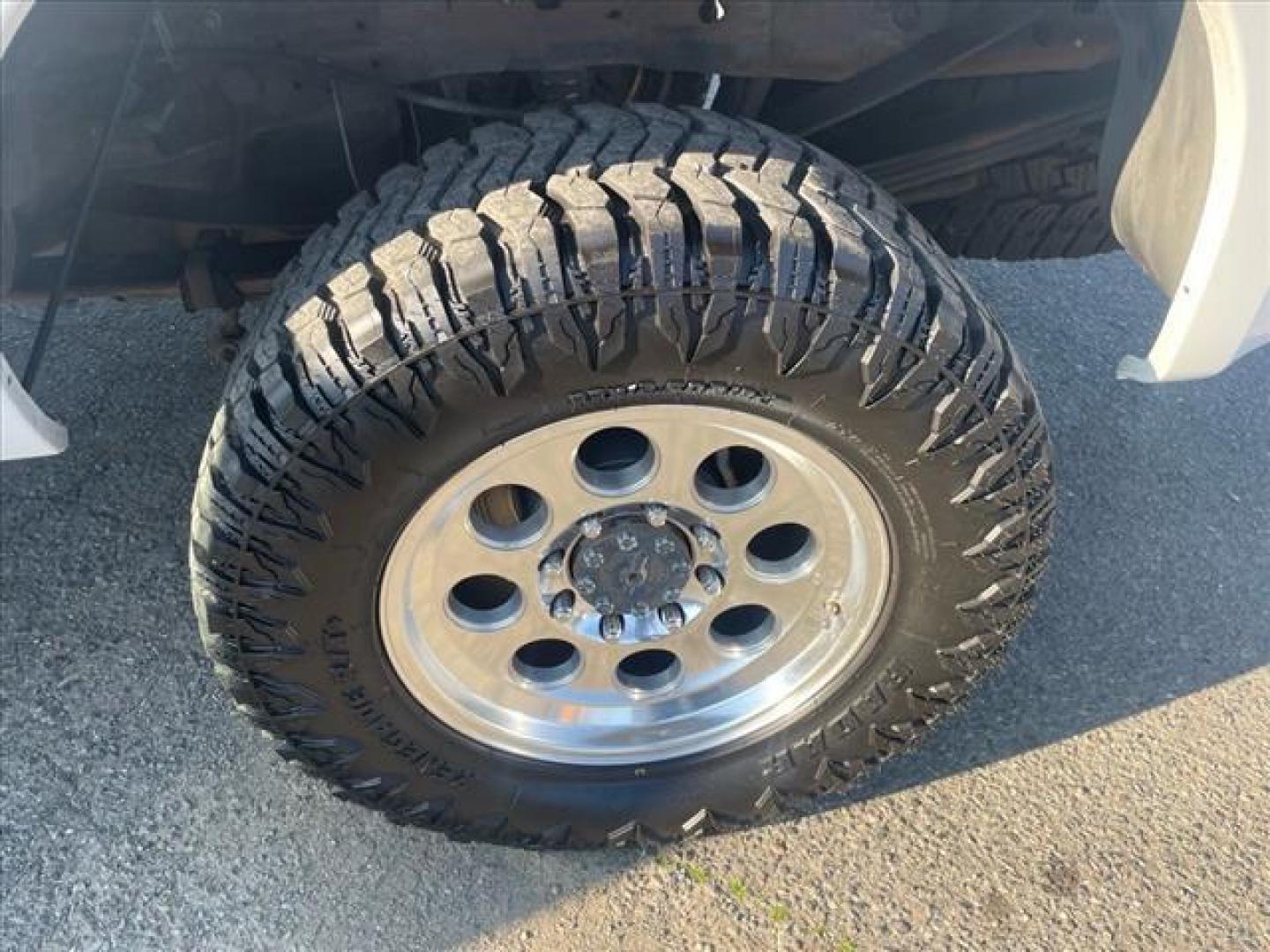 2006 Oxford White Clearcoat Ford F-350 Super Duty XLT (1FTWW31P26E) with an 6.0L Power Stroke 6.0L Diesel Turbo V8 325hp 560ft. lbs. Direct Injection engine, 5-Speed Automatic transmission, located at 800 Riverside Ave, Roseville, CA, 95678, (916) 773-4549, 38.732265, -121.291039 - DIESEL CREW CAB 4X4 XLT - Photo#6