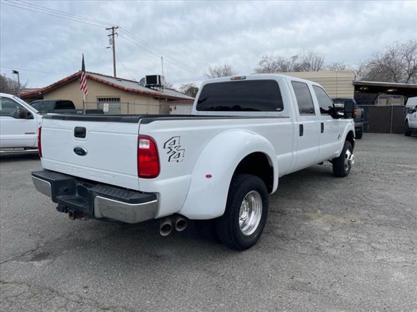 2015 Oxford White Ford F-350 Super Duty XLT (1FT8W3DT1FE) with an 6.7L Power Stroke 6.7L Biodiesel Turbo V8 440hp 860ft. lbs. Common Rail Direct Injection engine, 6-Speed Shiftable Automatic transmission, located at 800 Riverside Ave, Roseville, CA, 95678, (916) 773-4549, 38.732265, -121.291039 - DIESEL CREW CAB DUALLY 4X4 XLT CLEAN CARFAX - Photo#3