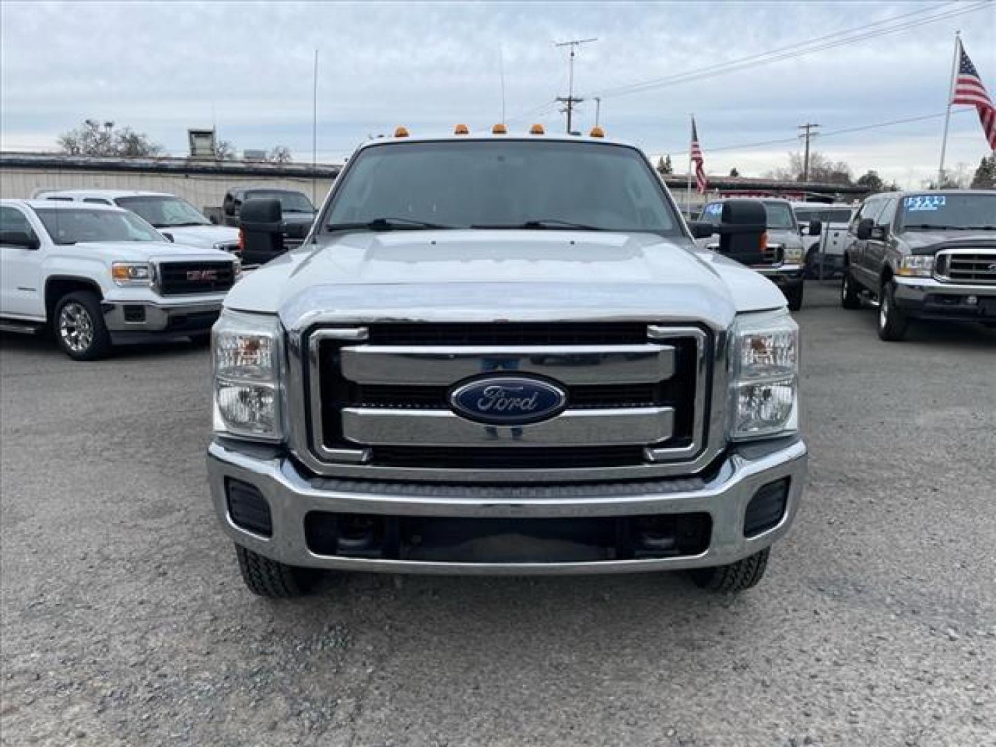 2015 Oxford White Ford F-350 Super Duty XLT (1FT8W3DT1FE) with an 6.7L Power Stroke 6.7L Biodiesel Turbo V8 440hp 860ft. lbs. Common Rail Direct Injection engine, 6-Speed Shiftable Automatic transmission, located at 800 Riverside Ave, Roseville, CA, 95678, (916) 773-4549, 38.732265, -121.291039 - DIESEL CREW CAB DUALLY 4X4 XLT CLEAN CARFAX - Photo#6