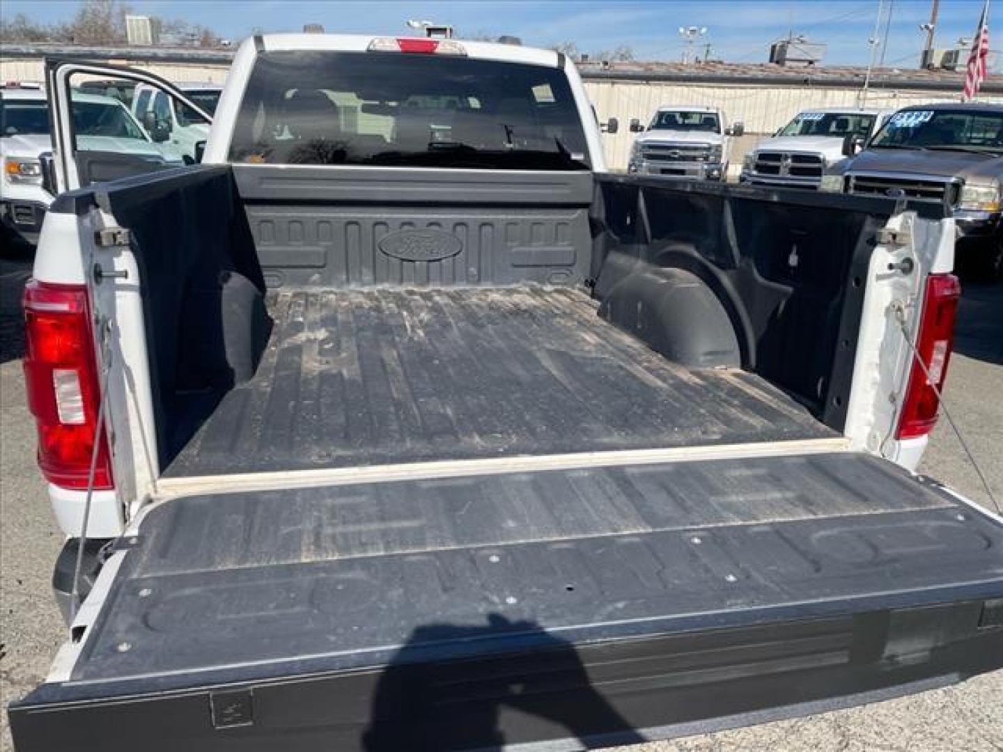 2021 Oxford White Ford F-150 XLT (1FTFW1E88MF) with an 3.5L EcoBoost 3.5L Twin Turbo V6 400hp 500ft. lbs. Direct Injection engine, 10-Speed Shiftable Automatic transmission, located at 800 Riverside Ave, Roseville, CA, 95678, (916) 773-4549, 38.732265, -121.291039 - ECOBOOST 4X4 XLT ONE OWNER SERVICE RECORDS ON CLEAN CARFAX - Photo#9