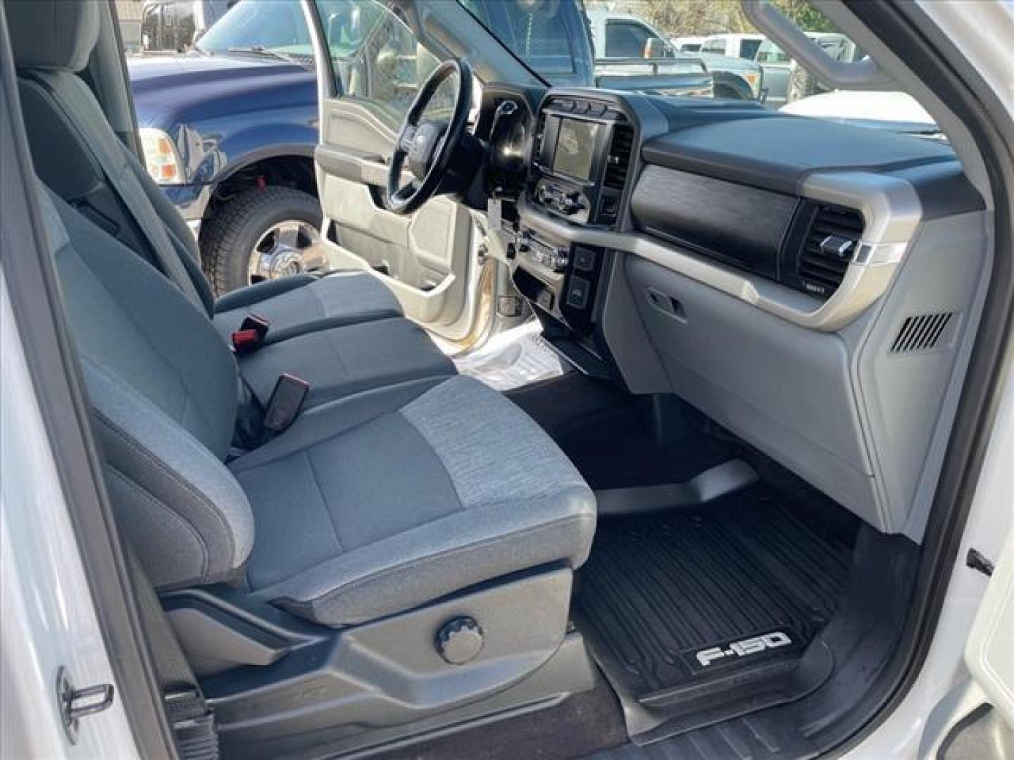 2021 Oxford White Ford F-150 XLT (1FTFW1E88MF) with an 3.5L EcoBoost 3.5L Twin Turbo V6 400hp 500ft. lbs. Direct Injection engine, 10-Speed Shiftable Automatic transmission, located at 800 Riverside Ave, Roseville, CA, 95678, (916) 773-4549, 38.732265, -121.291039 - ECOBOOST 4X4 XLT ONE OWNER SERVICE RECORDS ON CLEAN CARFAX - Photo#14